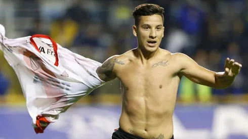 Driussi festejando un gol en la cancha de Boca.