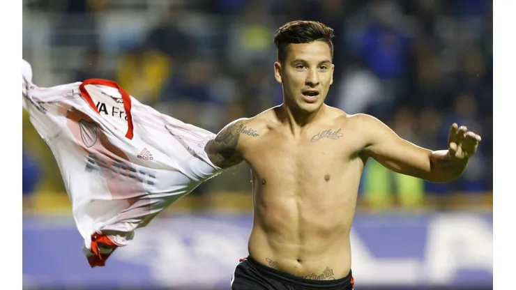 Driussi festejando un gol en la cancha de Boca.