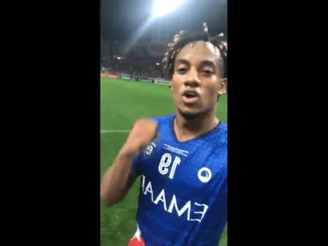 Con la bandera de Perú: Carrillo se emocionó tras ganar la Champions de Asia