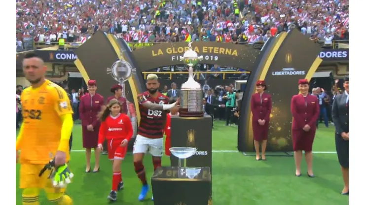 ¡Felicitaciones, River! Gabigol tocó la Copa Libertadores antes de la final