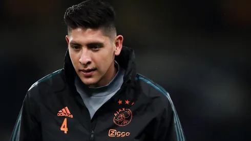 Edson Álvarez tuvo que quedarse en la banca los 90 minutos.