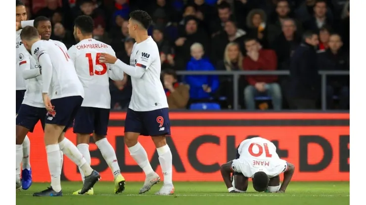 El Liverpool ganó con polémica y mantuvo el invicto ante el Crystal Palace