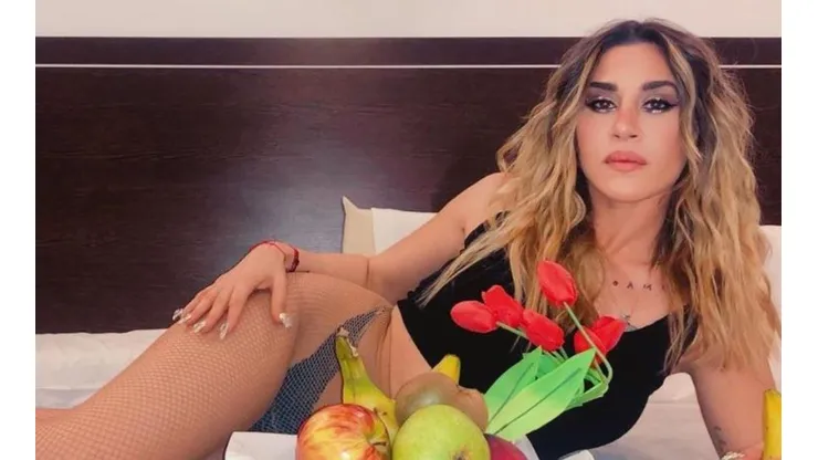 Jimena Barón tomó de más y subió foto en la pileta: "Si me dejaras te haría sonar..."