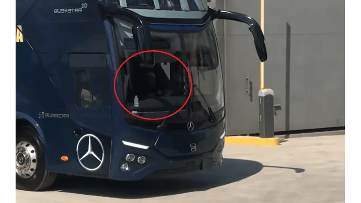 Hace todo bien: el Piojo estrenó el autobús de América