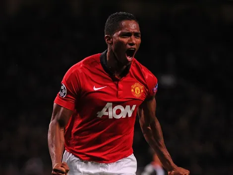 Camiseta de Toño Valencia en Manchester United, al Museo de Leyendas