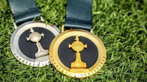 Todos quieren la del campeón: Conmebol mostró las medallas de la final