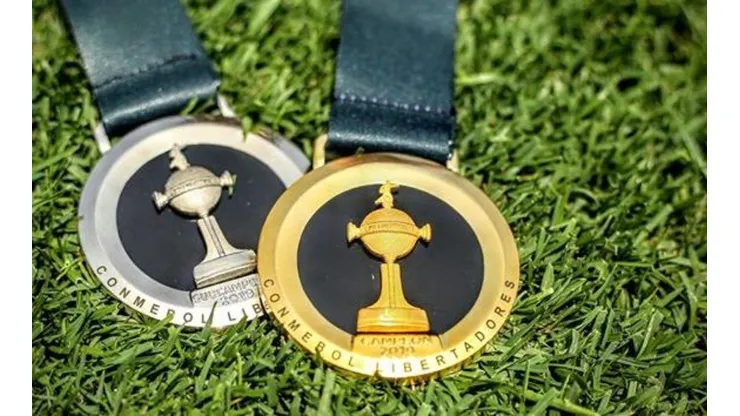 Todos quieren la del campeón: Conmebol mostró las medallas de la final