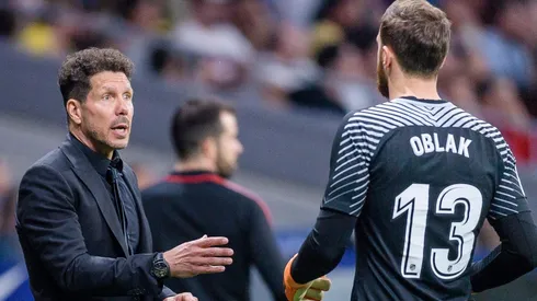 El entrenador y el guardameta elogiaron al mexicano una vez más.