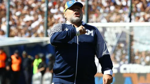 Lo confirmó Bragarnik: Maradona sigue en Gimnasia