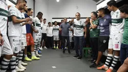 Cuauhtémoc Blanco en el vestuario de Zacapetec