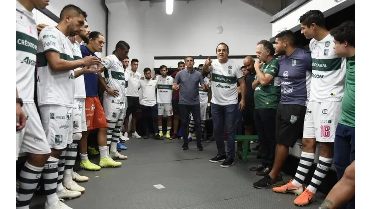 Cuauhtémoc Blanco en el vestuario de Zacapetec