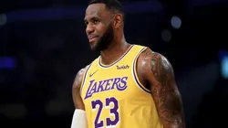 LeBron se burló de los árbitros con una frase épica tras cometer una falta
