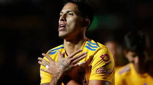 Carlos Salcedo en Tigres