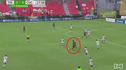 Ánderson Plata hizo jugada 'Maradoniana', pero se estrelló con un compañero