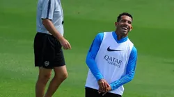 Tevez entrenó a la par del plantel y podría ser titular ante Unión