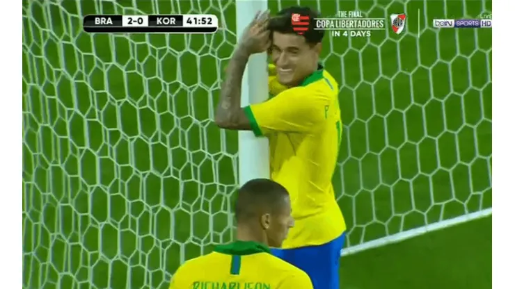 El palo salvó a Coutinho del gol en contra más ridículo de todos los tiempos
