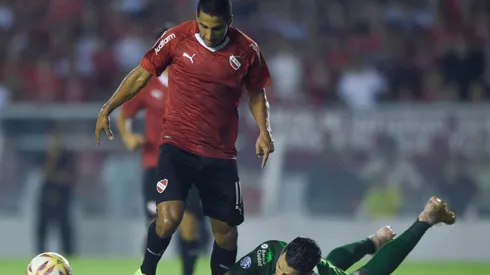 El extremo paraguayo no está cómodo en Argentina y podría volver a México.