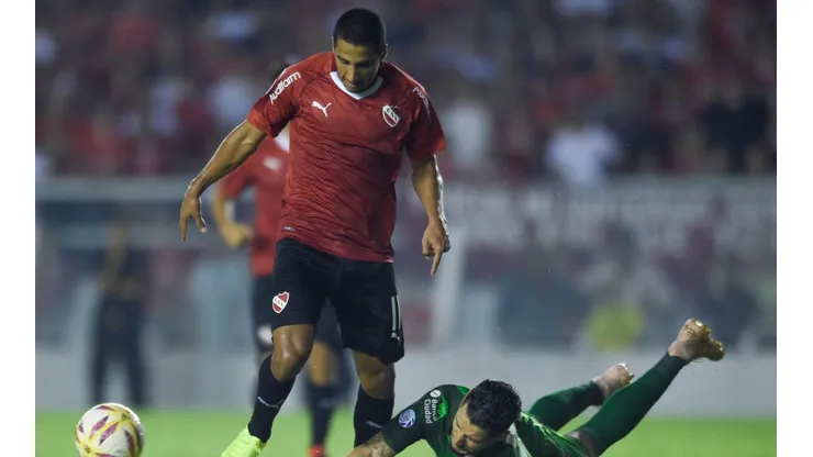 El extremo paraguayo no está cómodo en Argentina y podría volver a México.