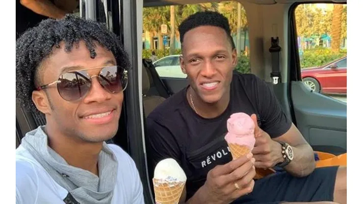 Cuadrado se quedó dormido y Yerry Mina lo trolleó: "¿Por qué estira ese piquito así?"