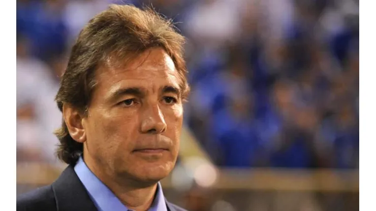 Algunos salvadoreños desubicados agredieron al técnico de La Selecta.