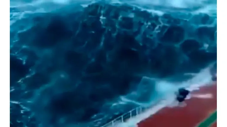 Video viral: así se ve una tormenta desde un barco cuando el mar se pone diabólico