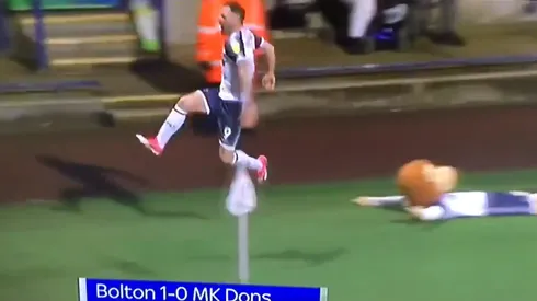 El Bolton hizo un gol en el 90, pero todos se quedaron pensando en la mascota del club
