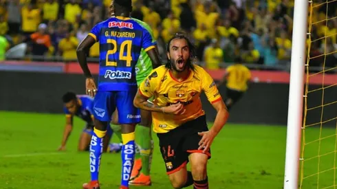 Sebastián Pérez festejando un gol en Barcelona SC.