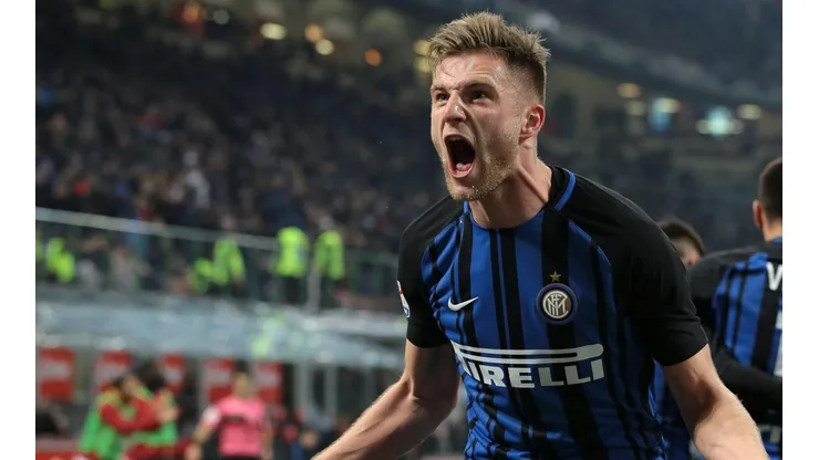 Milan Skriniar festejando un gol en Inter.