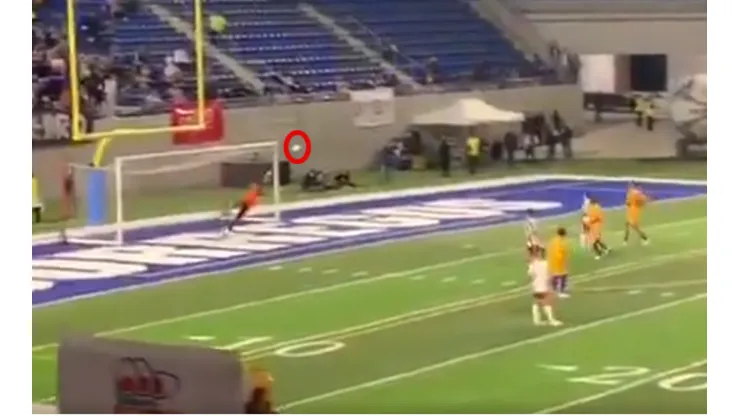 ¡La clavó en el ángulo! Golazo de Lucas Lobos para Tigres en el Clásico de Leyendas