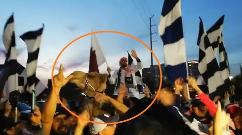 Hasta un camello estuvo presente en un inédito encuentro de los hinchas de Rayados.