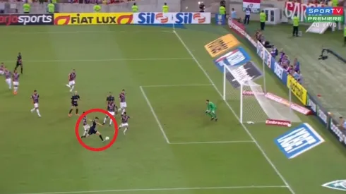 Gran remate cruzado de Franco Di Santo.