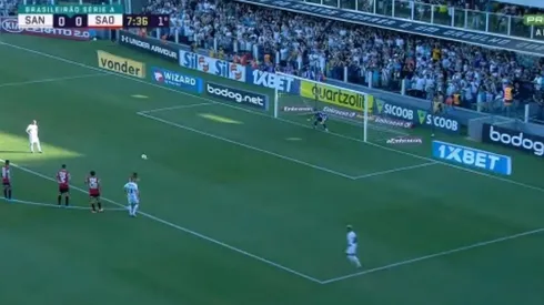 Segura resolución de Carlos Sánchez.