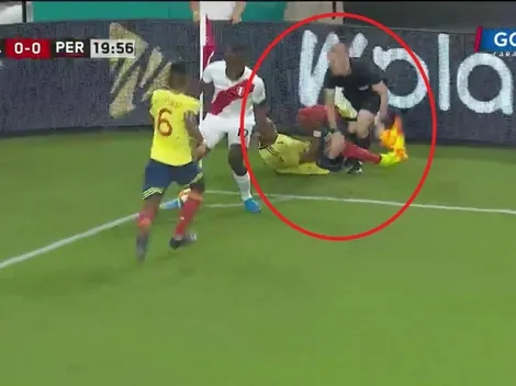 Se empezó a calentar el duelo entre Colombia y Perú: casi se llevan puesto al juez de línea