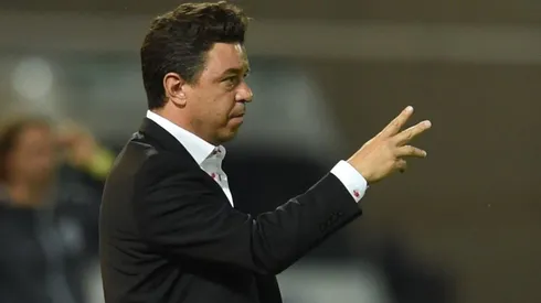 Marcelo Gallardo durante el partido ante Estudiantes de Caseros.