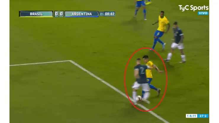 Video: el error garrafal de Foyth que terminó en penal para Brasil