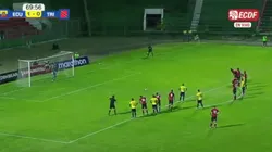 Enner Valencia engañó al arquero y marcó de penal el 2-0 de Ecuador