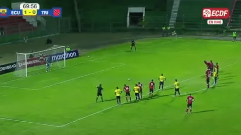 Enner Valencia engañó al arquero y marcó de penal el 2-0 de Ecuador