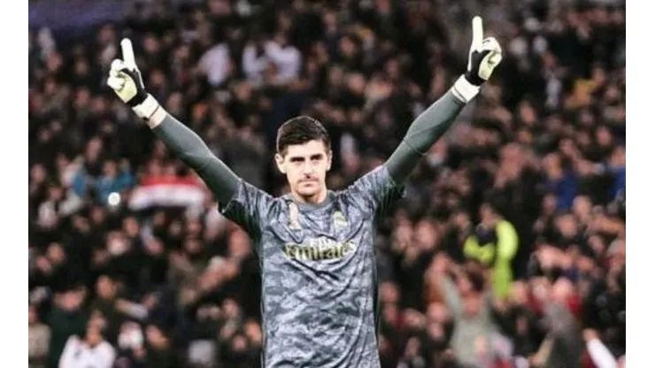 Tras sufrir mucho la crítica de la prensa, Courtois decidió elogiarse solo
