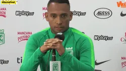 Video: a Jarlan Barrera se le 'salió un peito', en vivo, en una rueda de prensa