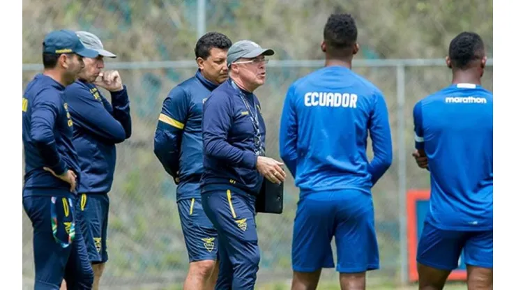 Pese al pedido de los clubes, Célico no desafectará a los jugadores de Liga y Delfín