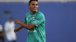 Cruz Azul tiene al Gallito Vázquez como opción para reforzar el mediocampo