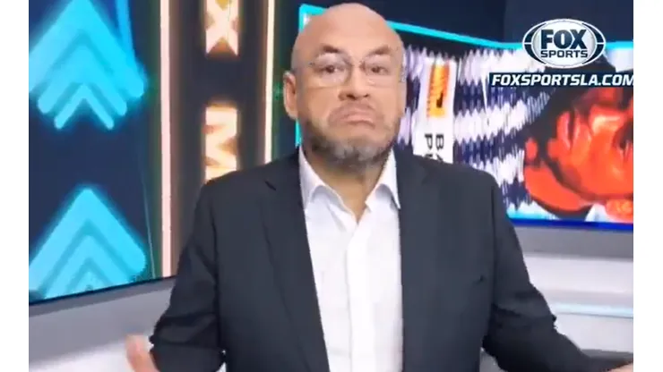 Arévalo es panelista en Fox Sports Radio Perú.