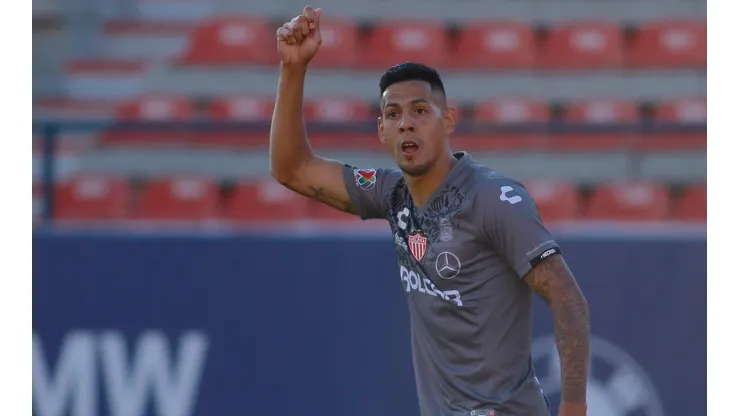 Quiroga se mantiene en la cima goleadora