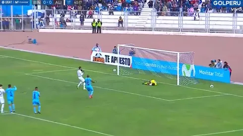 Sotillo ataja en Binacional.