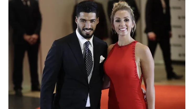 Luis Suárez junto a Sofía Balbi.