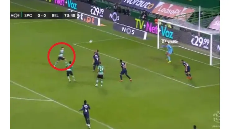Formidable maniobra de Luciano Vietto.