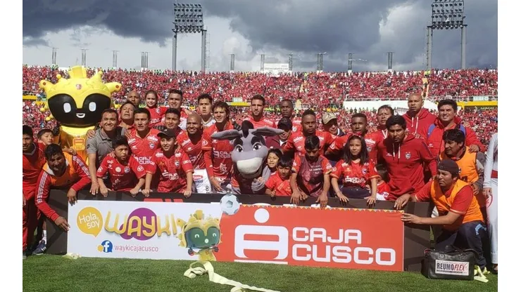 Cienciano ganó la Recopa en el 2004.