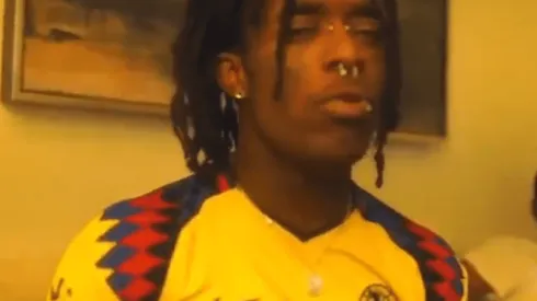 El reconocido rapero que hizo Freestyle con la playera del América