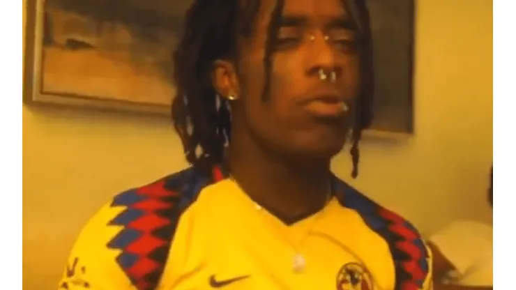 El reconocido rapero que hizo Freestyle con la playera del América