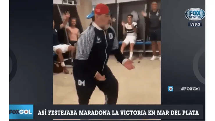 Mueva Diego: Maradona a puro baile en el vestuario de Gimnasia